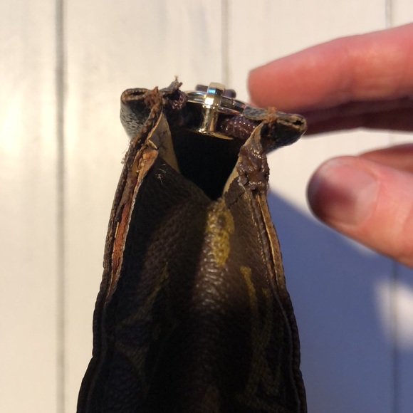 Louis Vuitton Toiletry 19 (zipper replaced) - Picture 5 of 14